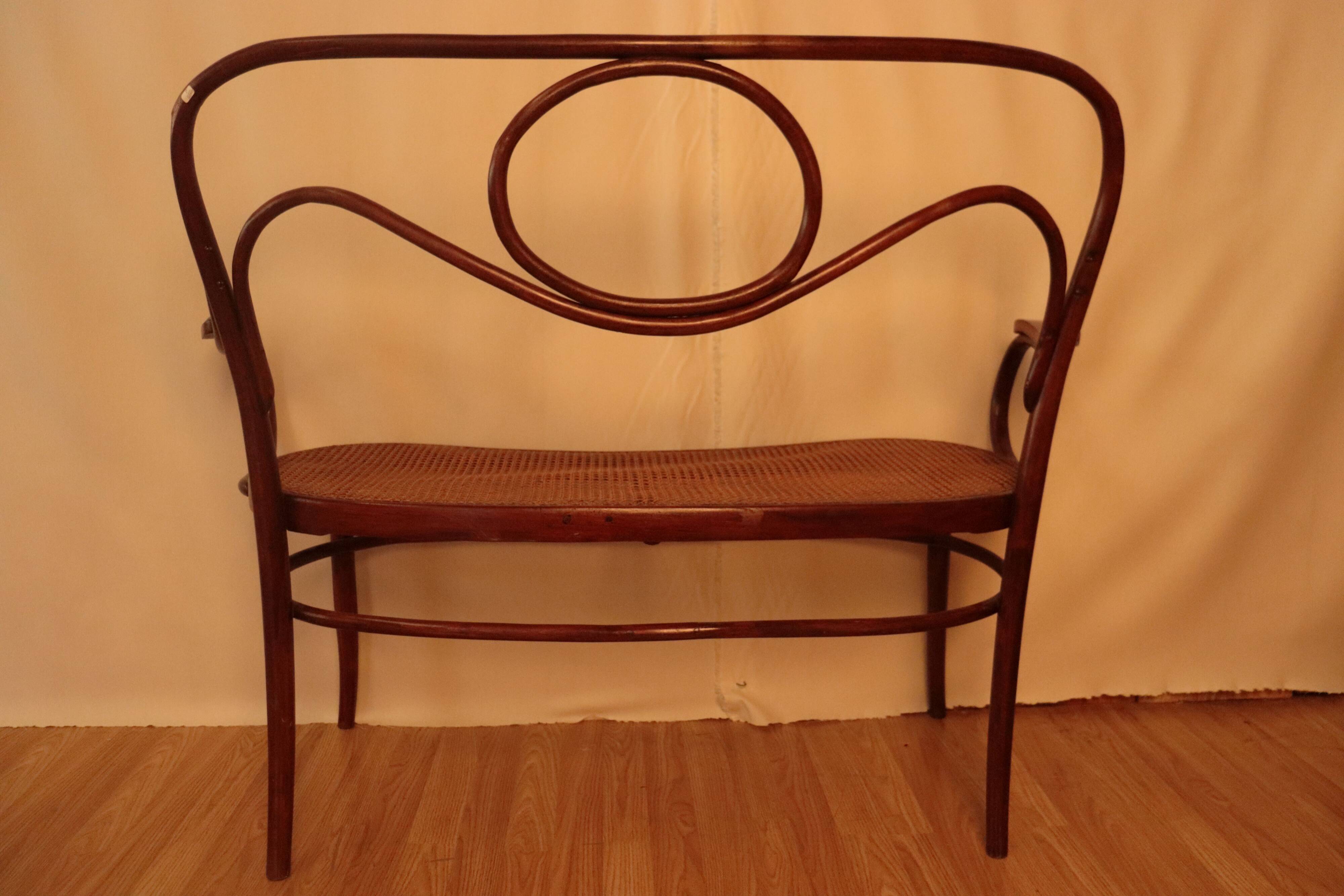 Bench n°18 curved wood