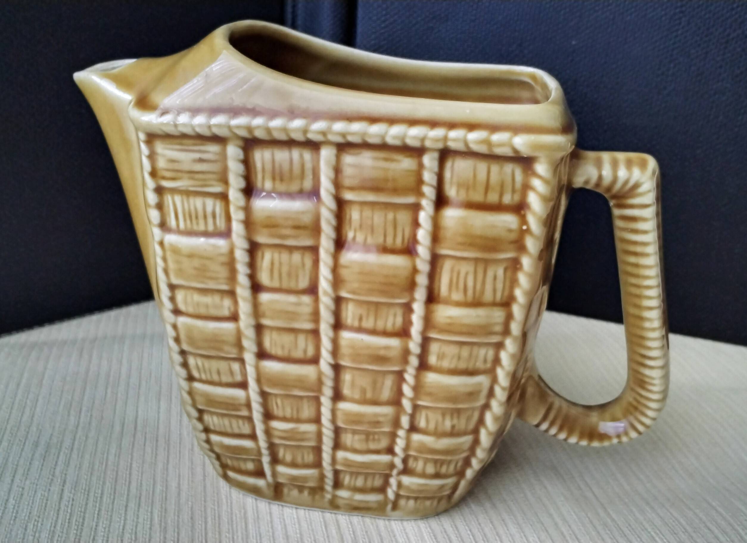 Ancien pichet , cruche à eau en céramique 750 ml
