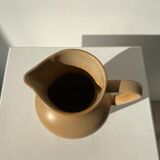 Petit pichet en grès beige clair