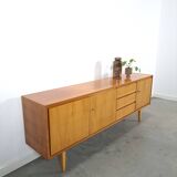 Mid-century notenhout fineer dressoir met 3 lades