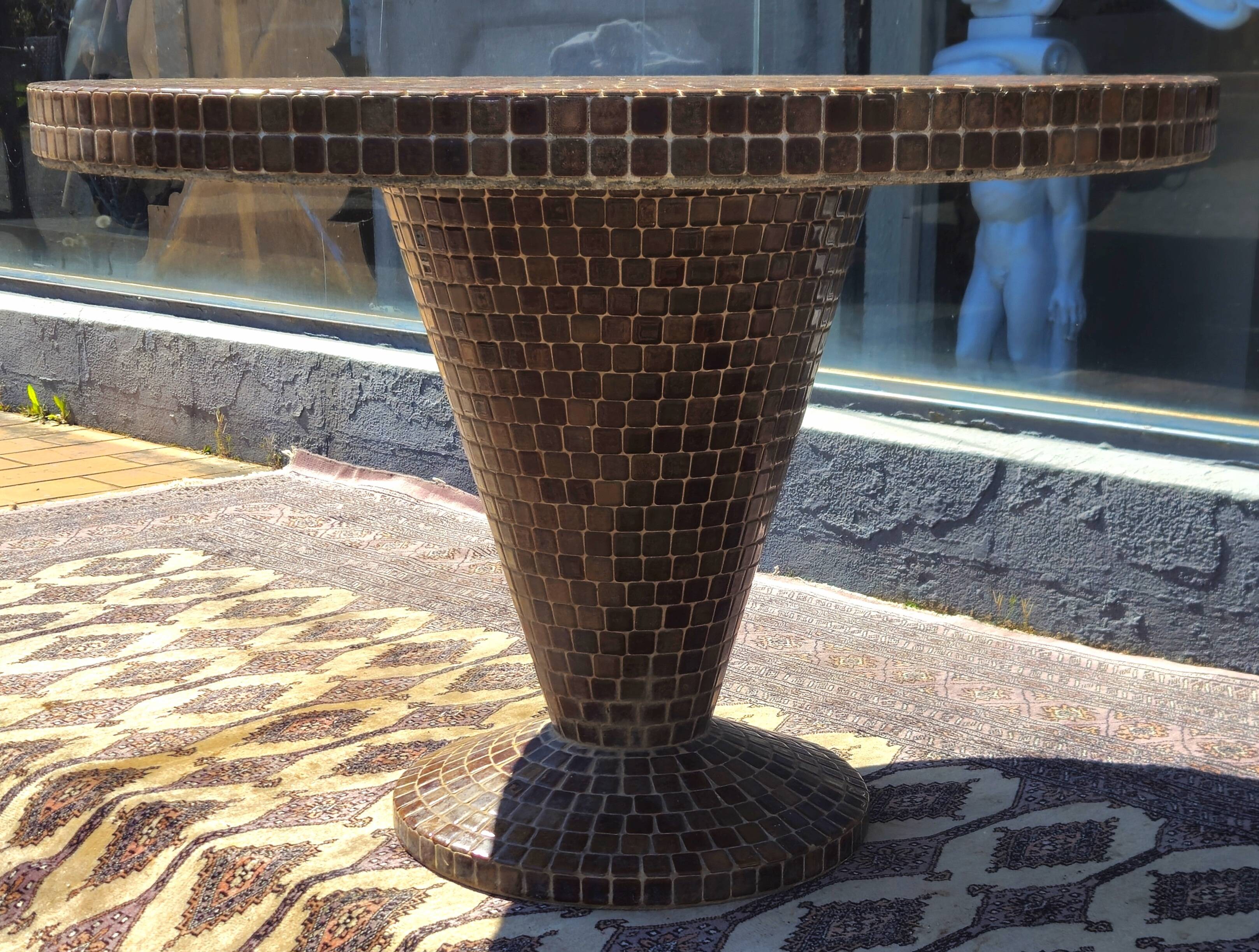 Round table in glazed ceramic mosaic – conical central base