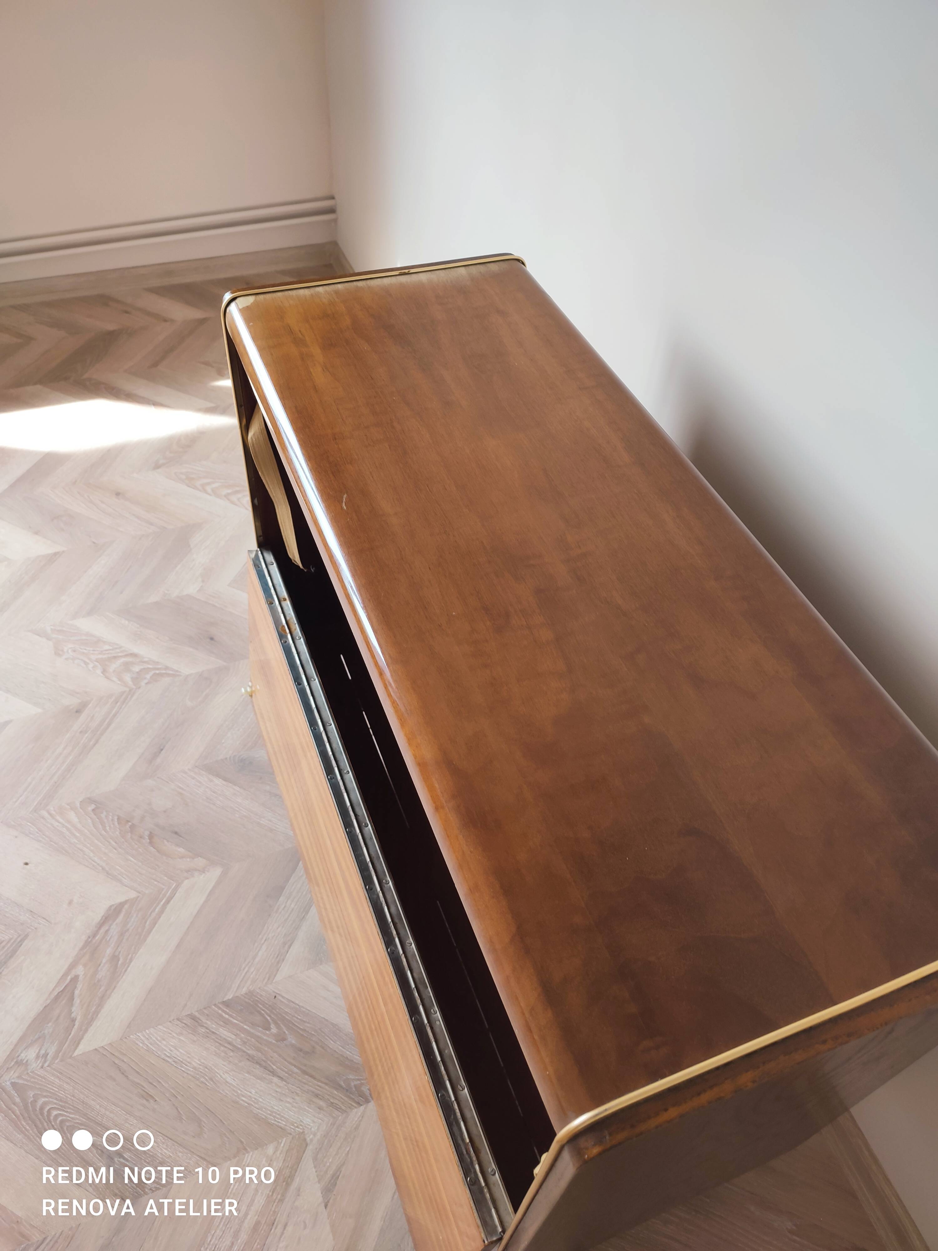 Meuble de bar vintage par Bohumil Landsman pour Jitona, Tchécoslovaquie, modèle U391 des années 1960