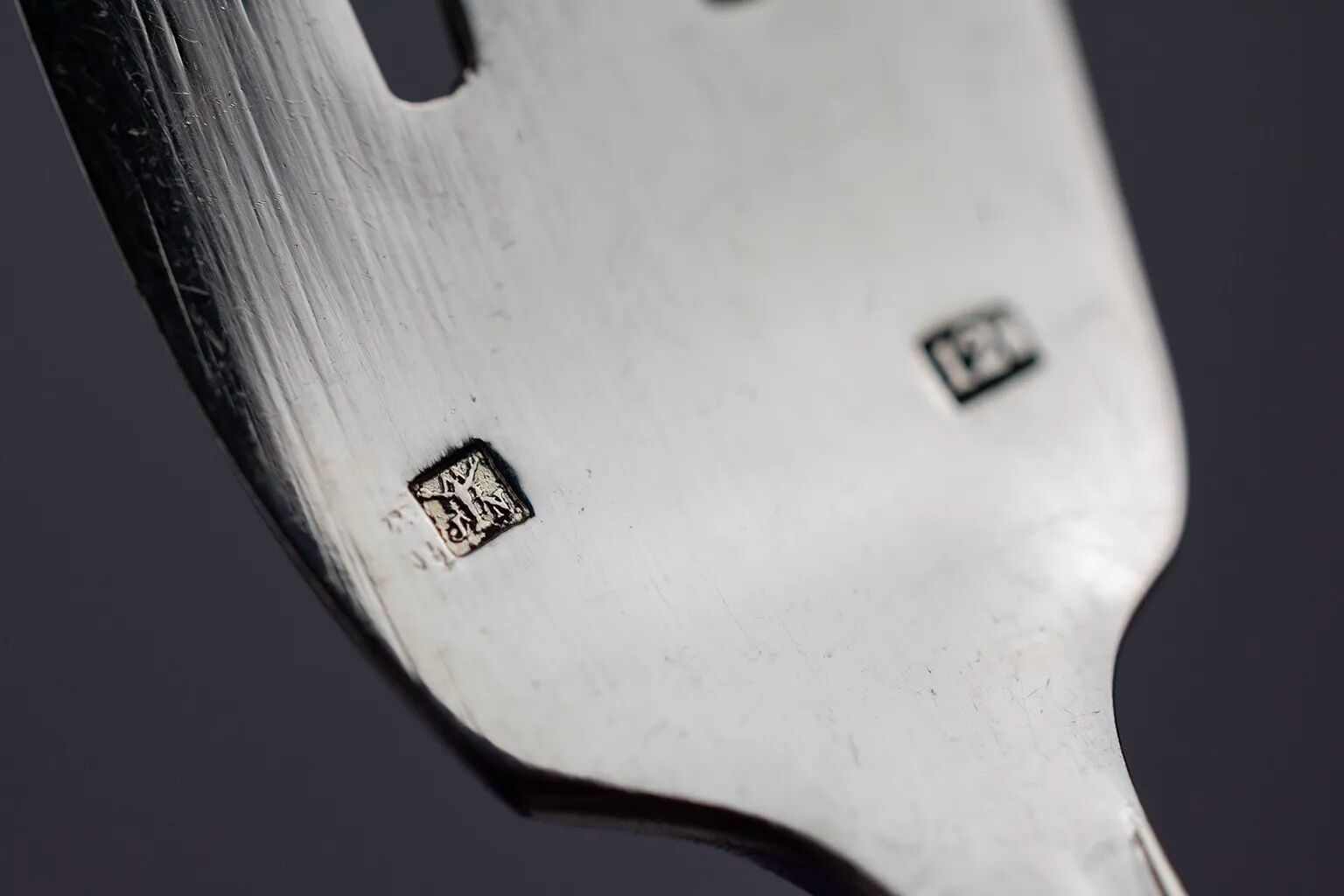 Art Deco silver-plated cake service, shell model, circa 1930.