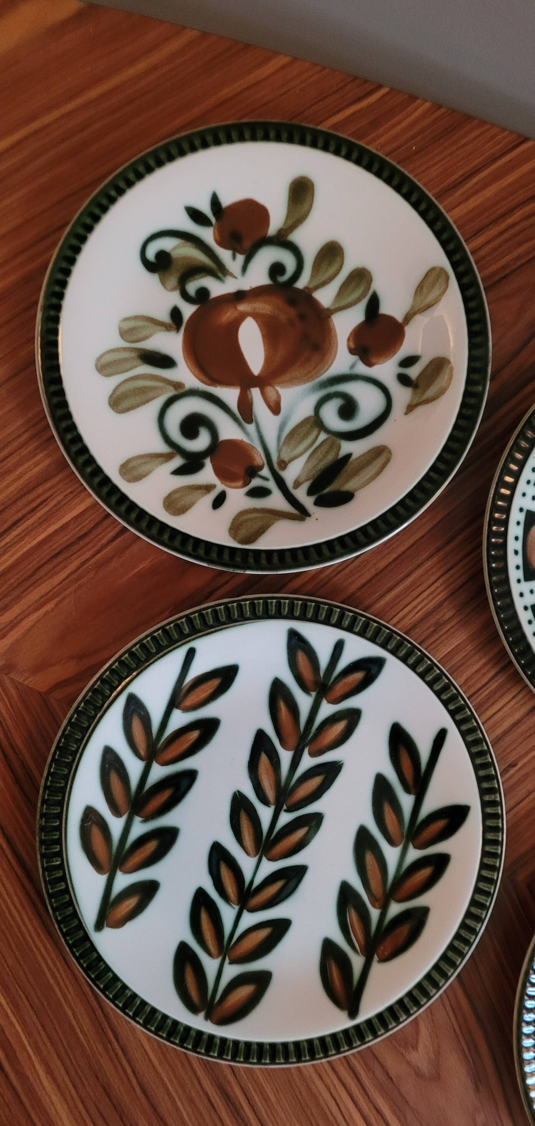 Set of 4 mismatched plates Delta Boch 1966