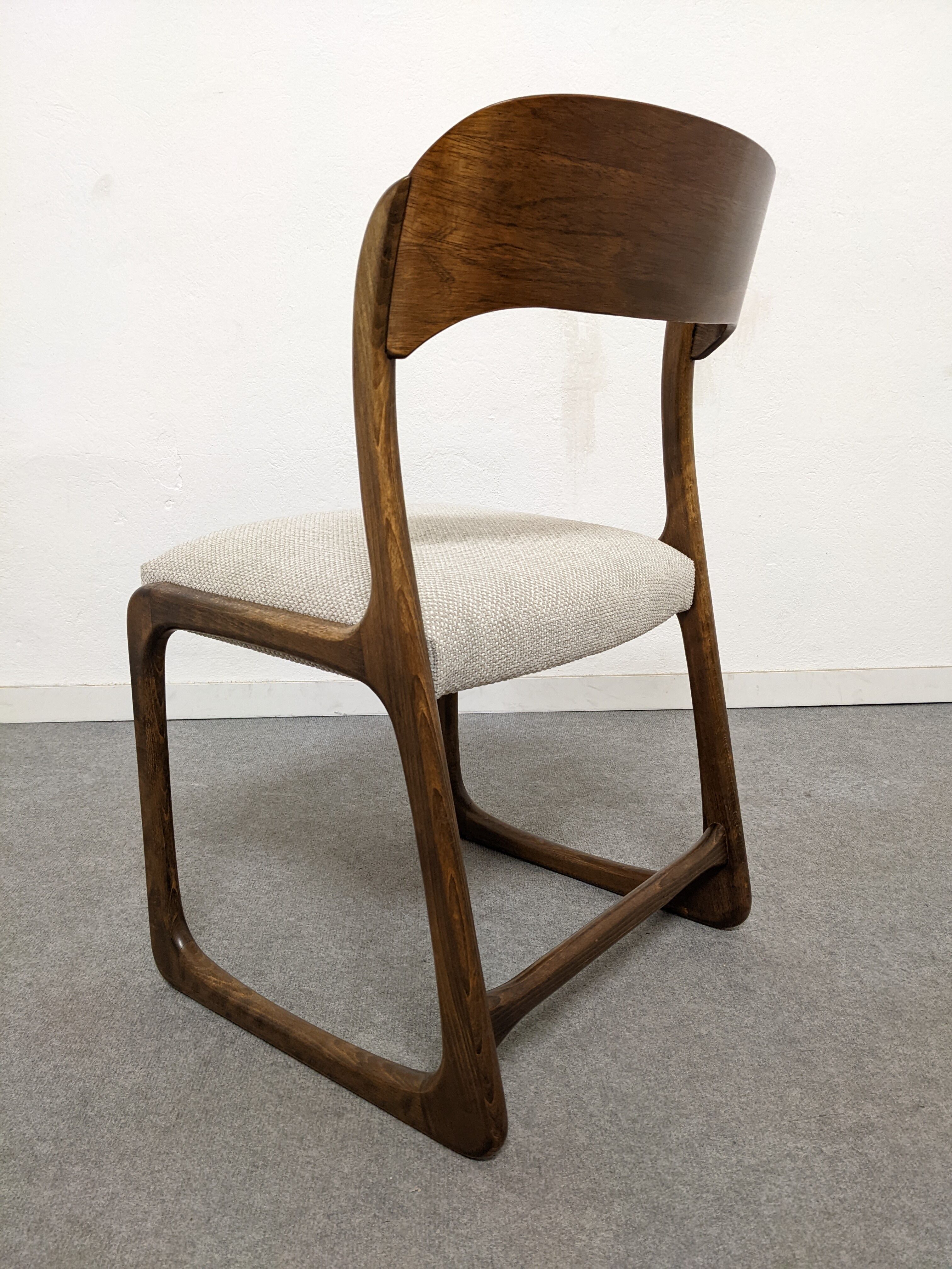 Série de 6 chaises traineau Baumann des années 60/70