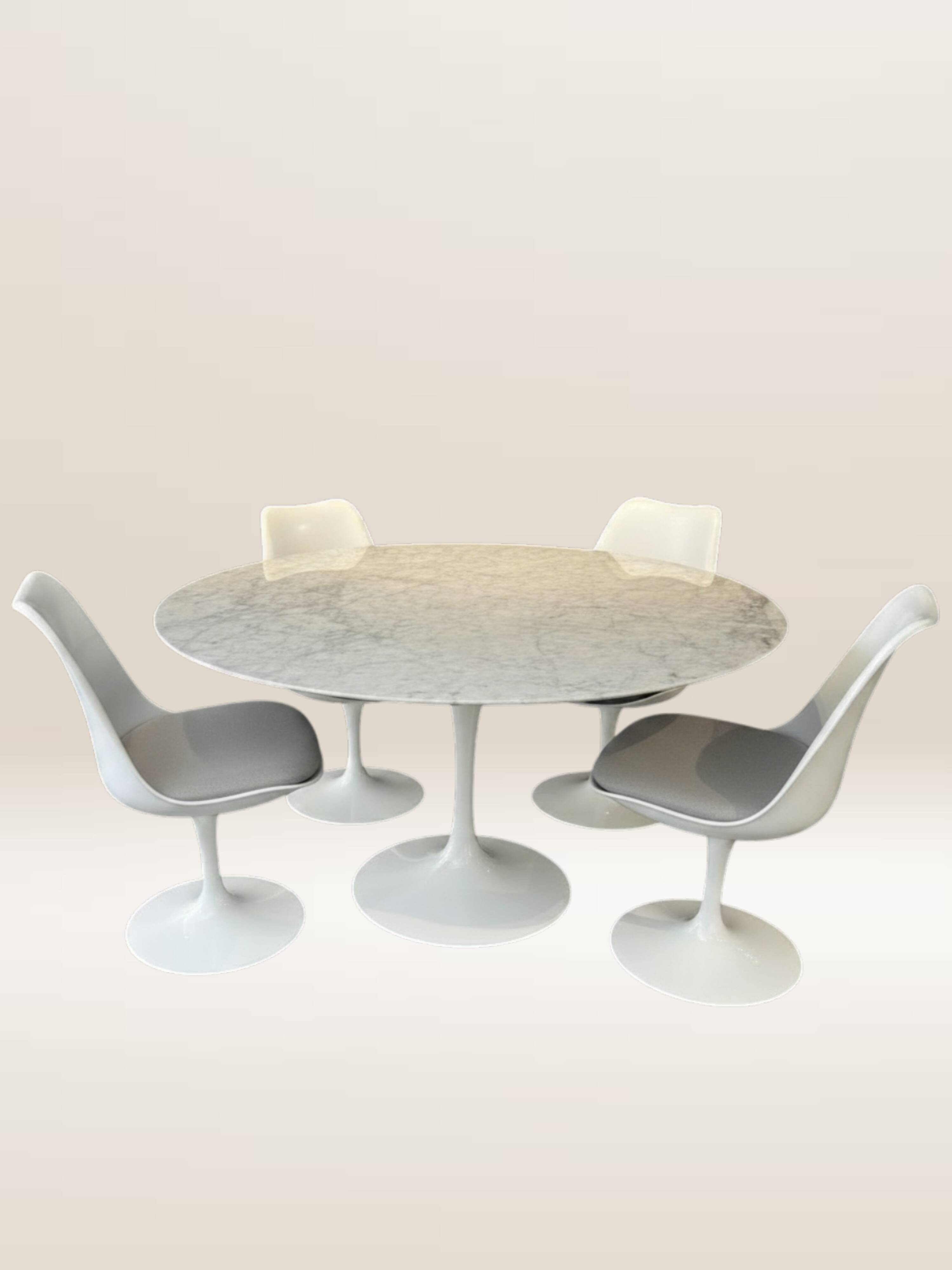 Table à manger Tulip NEUVE en marbre ⌀ 120 cm par Eero Saarinen pour Knoll