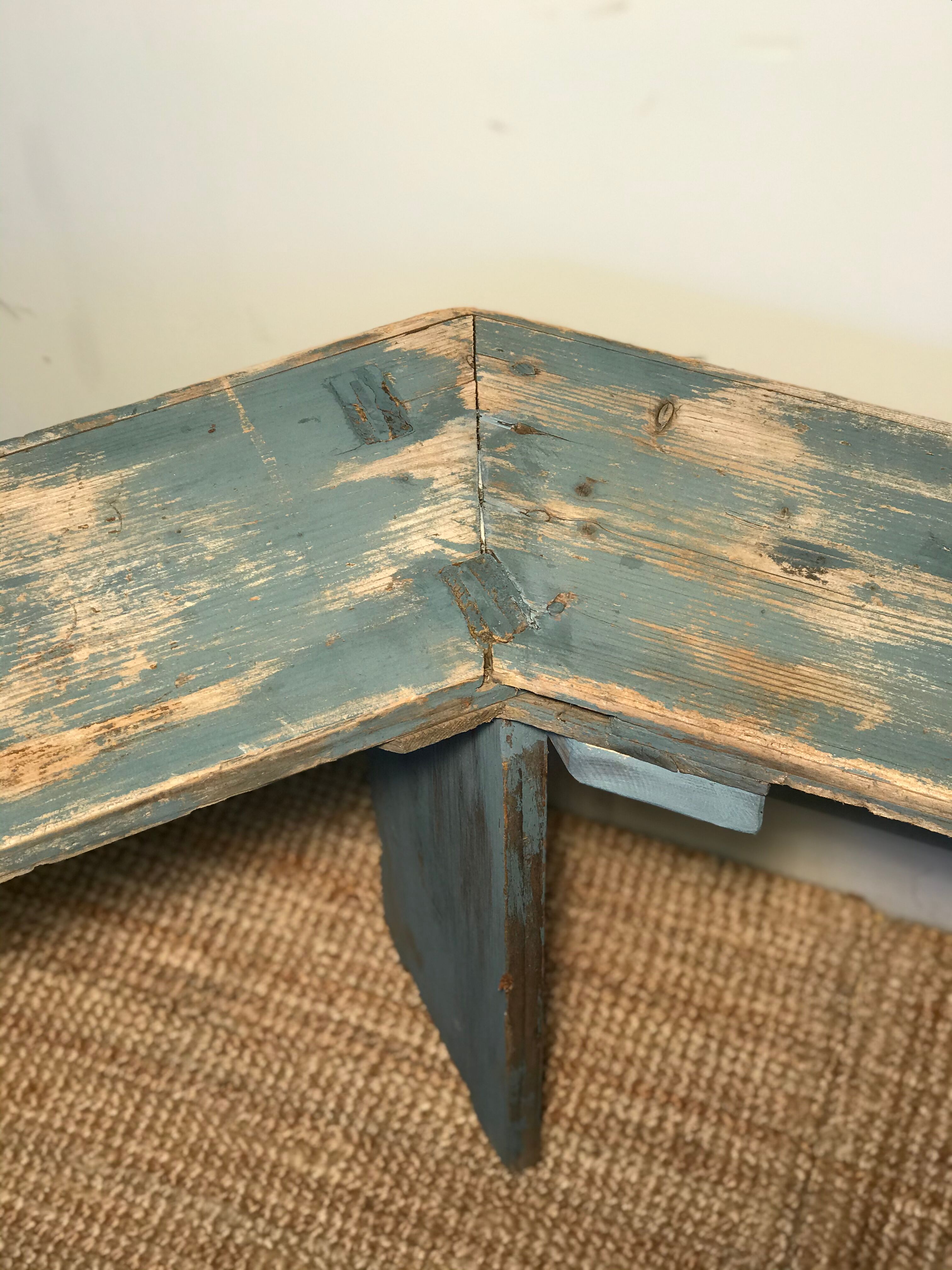 Corner bench 1920