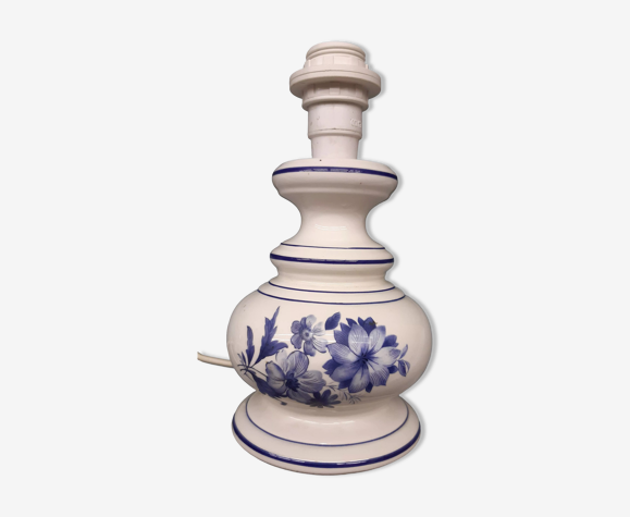 Pied de lampe en faience a fleurs