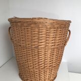 Round basket with wicker lid