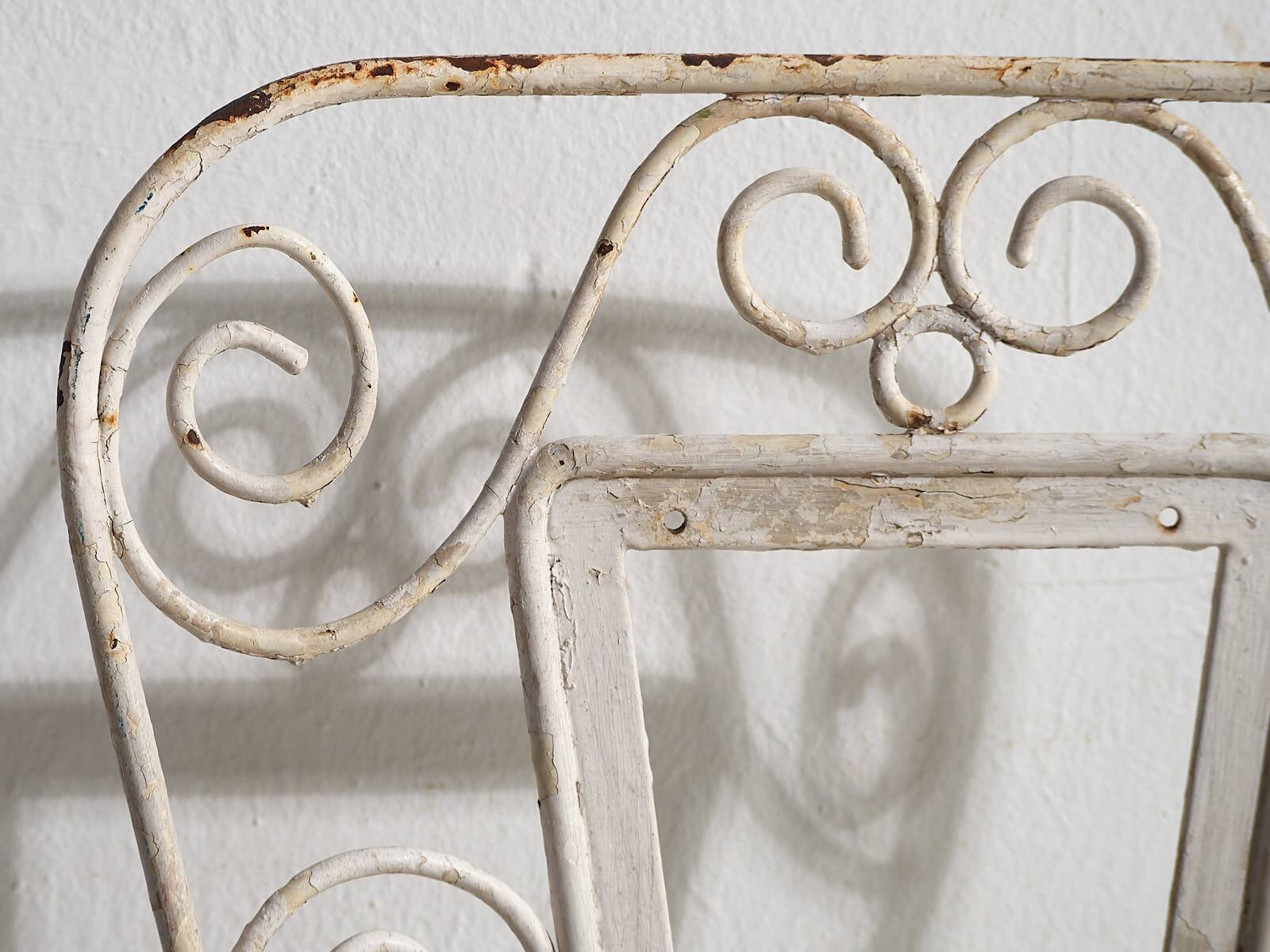 Antique white outdoor chairs (circa 1920). Set of 4 pieces