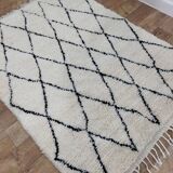 Azilal Berber rug in handmade wool 200 X 140 CM