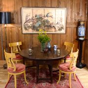 Folding round table in 18th century oak wood