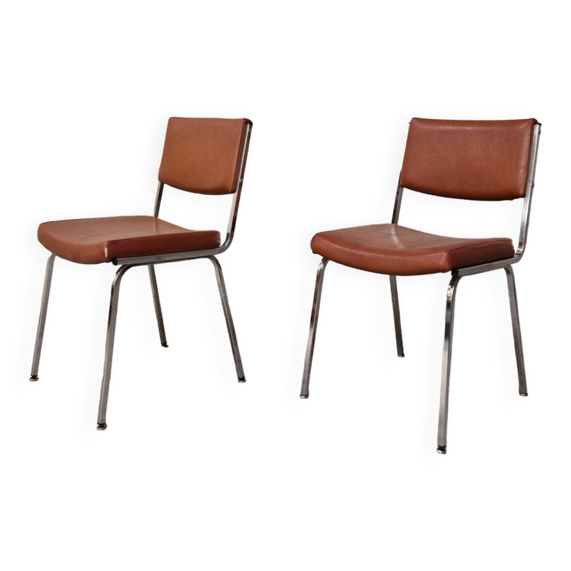 Paire de chaises skaï et chrome