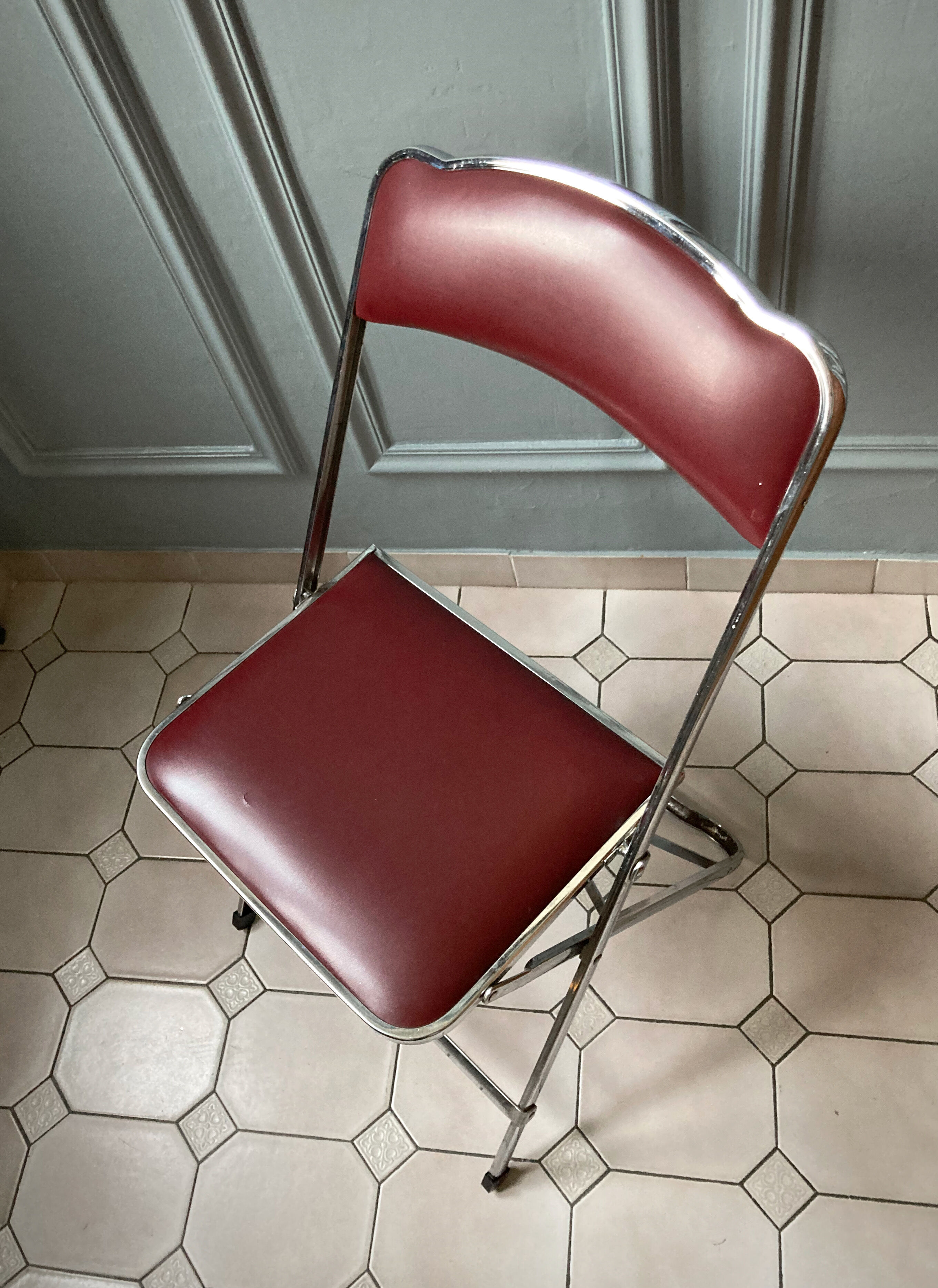 4 vintage folding chairs in chrome