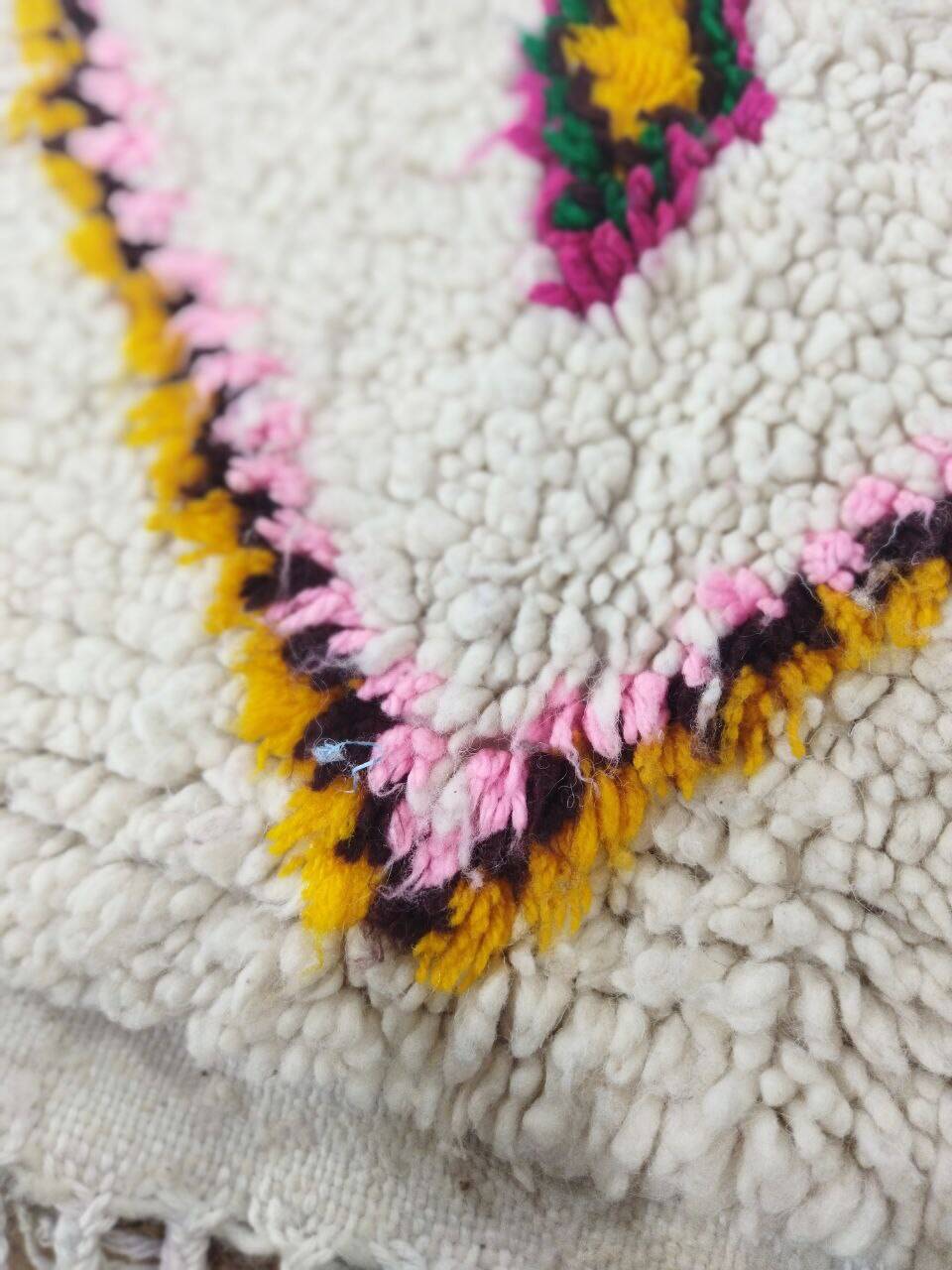 Handmade wool Berber rug 230 x 150 cm