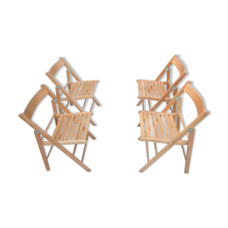 Set of 4 folding chairs in solid beech