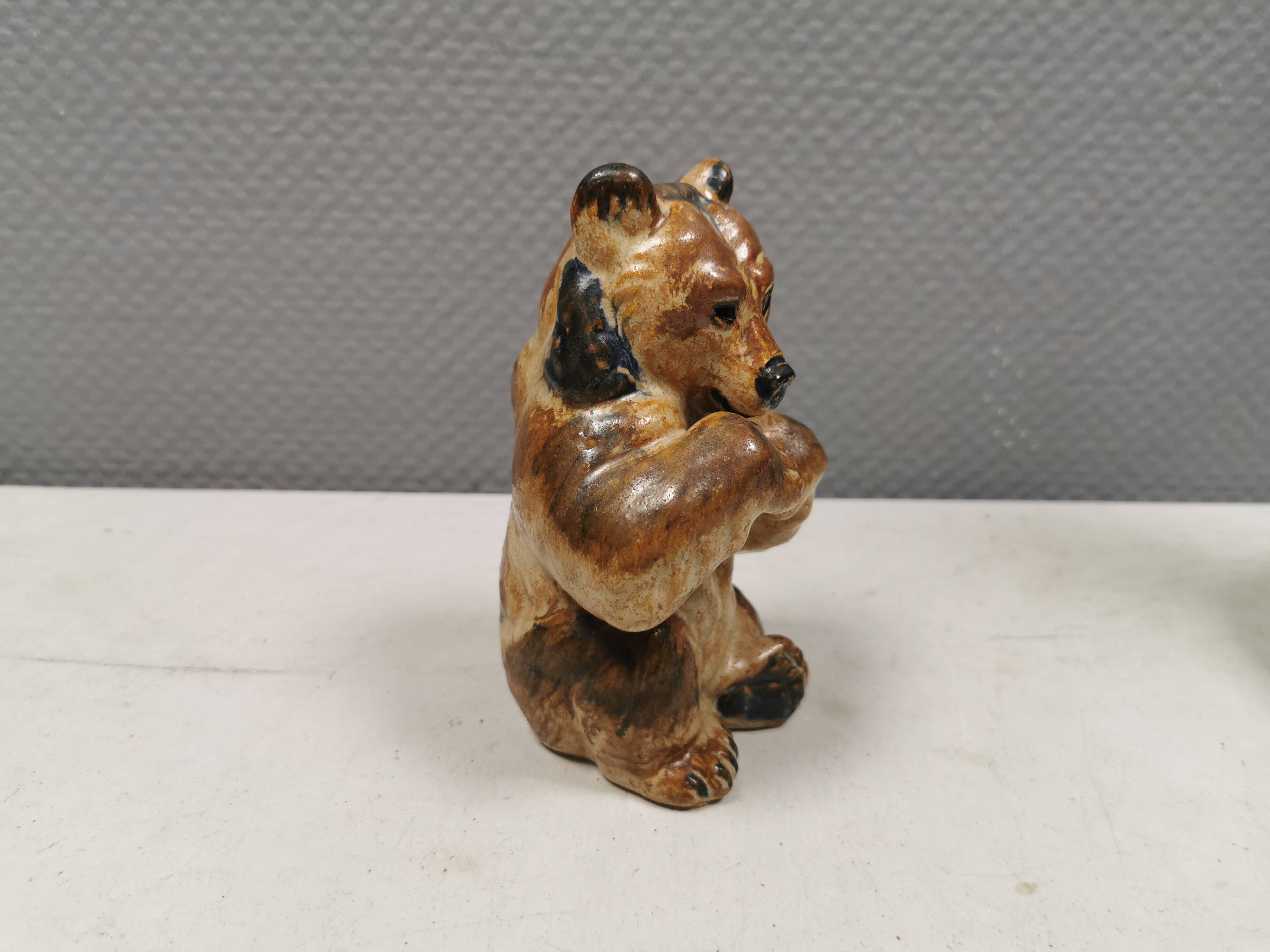 Beautiful ceramic bear by Arne Ingdam. Denmark, 1960s-70s.