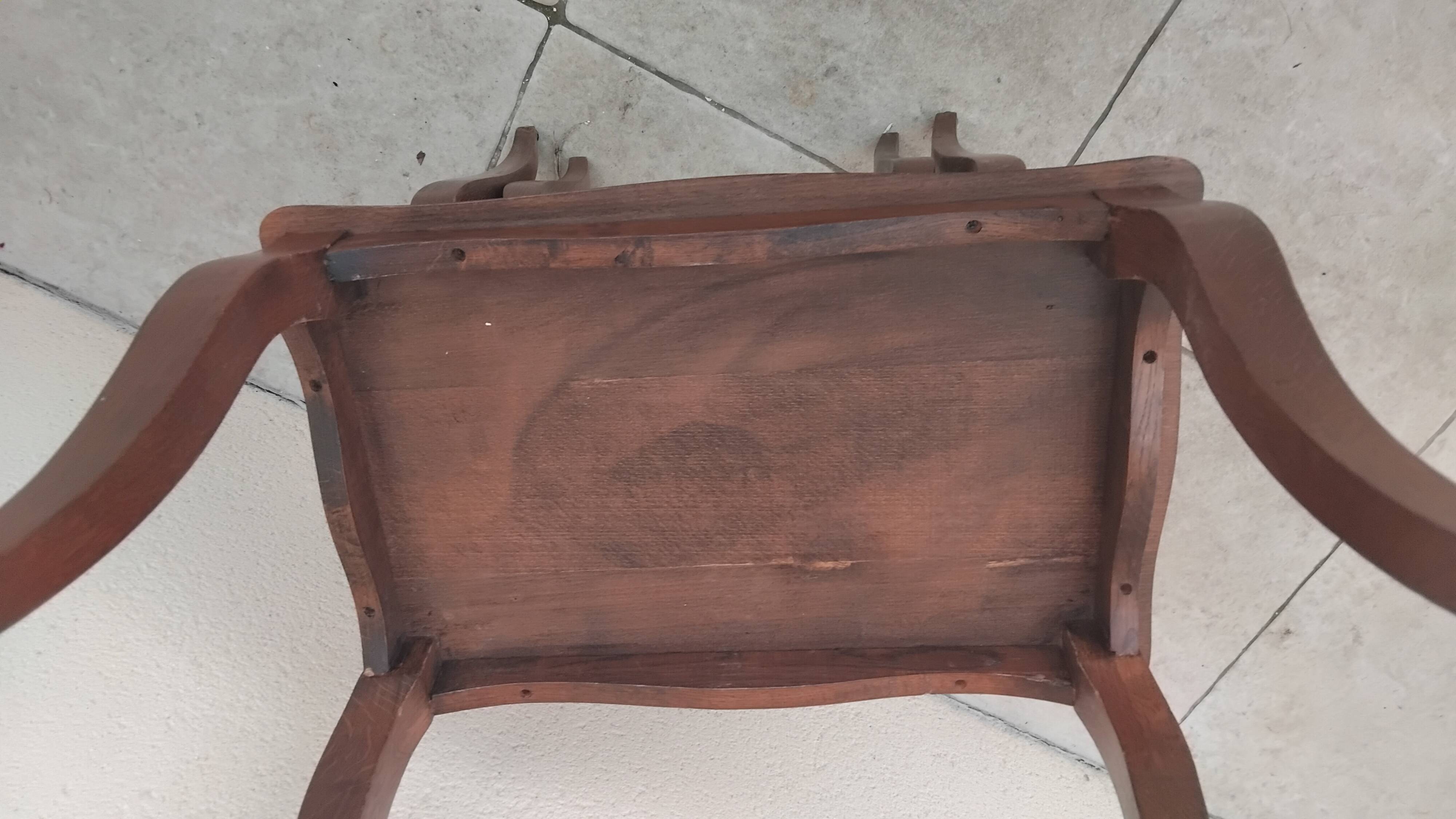 Vintage wooden nesting table