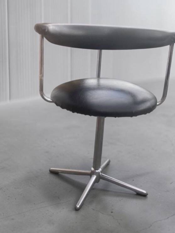 Set of 6 swivel chairs "Airport" (Model 037) by Geoffrey Harcourt