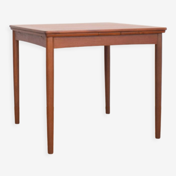 Mid-Century Danish Teak Extendable Dining Table from Hundevad & Co., 1960s.