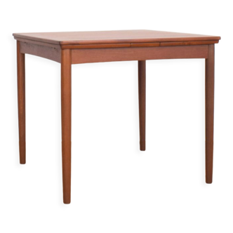Mid-Century Danish Teak Extendable Dining Table from Hundevad & Co., 1960s.