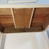 Spindle leg desk