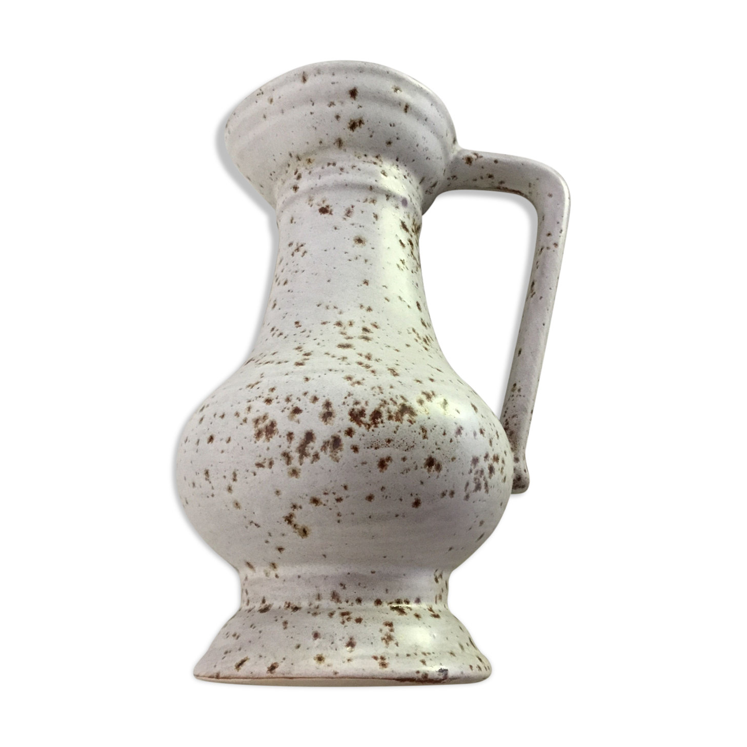 Speckled sandstone vase