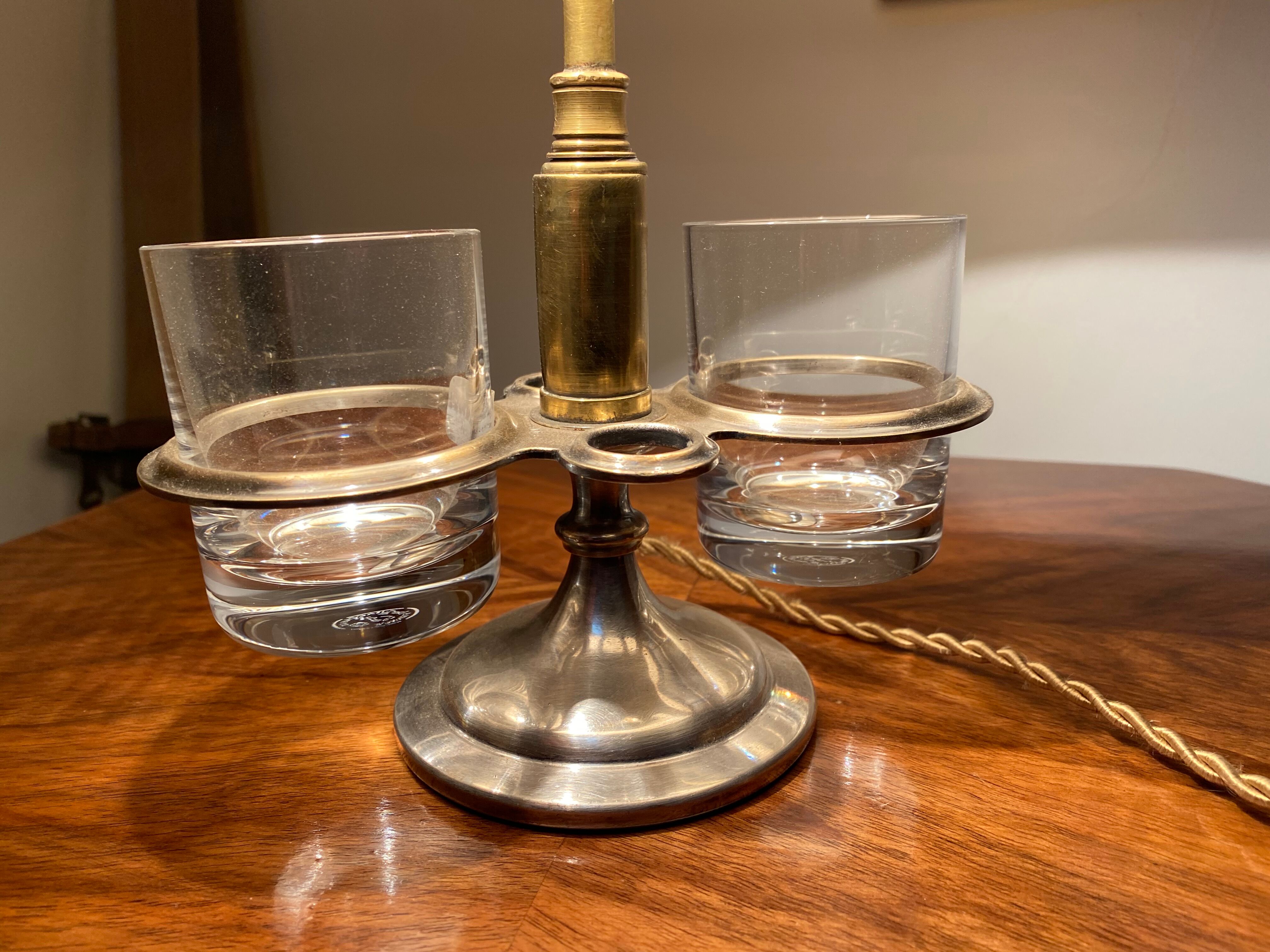 Lampe bouillotte avec 2 verres en cristal de Baccarat