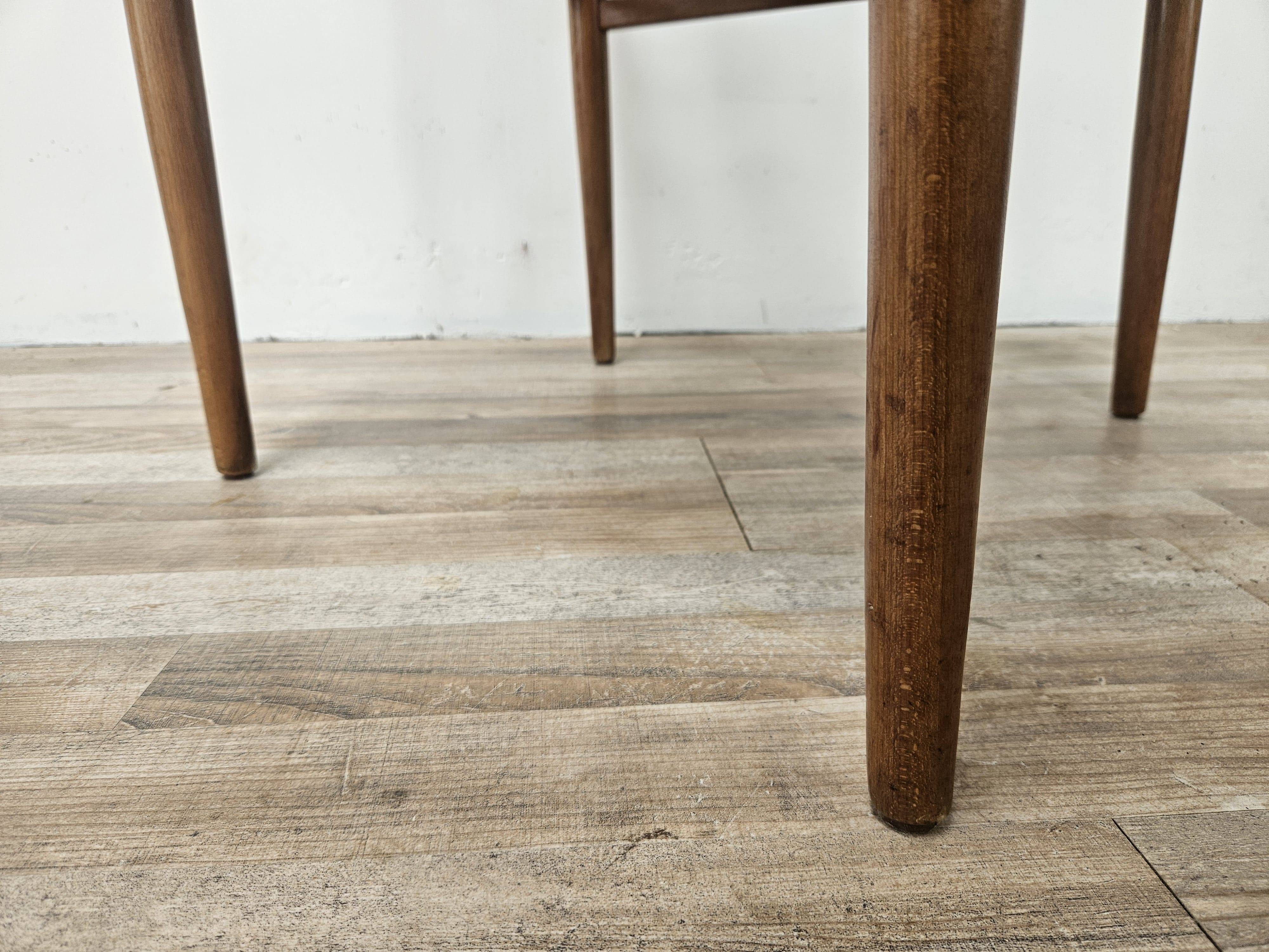 Fauteuil suédois en bois et tissu marron