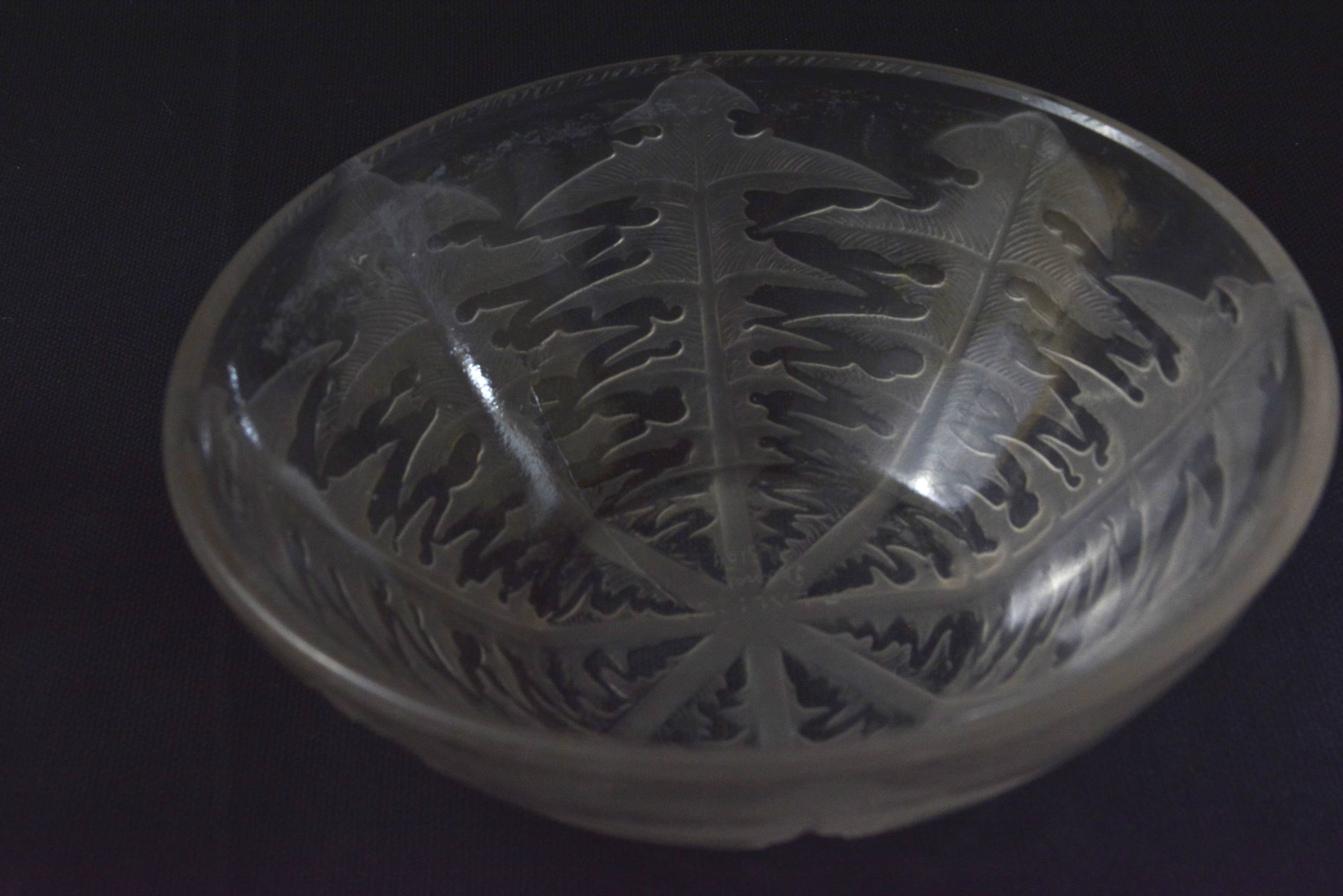 Suite of 3 crystal thistle cups - René Lalique.