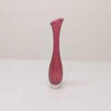 Scandinavian tulip vase in pink glass with fine white canes