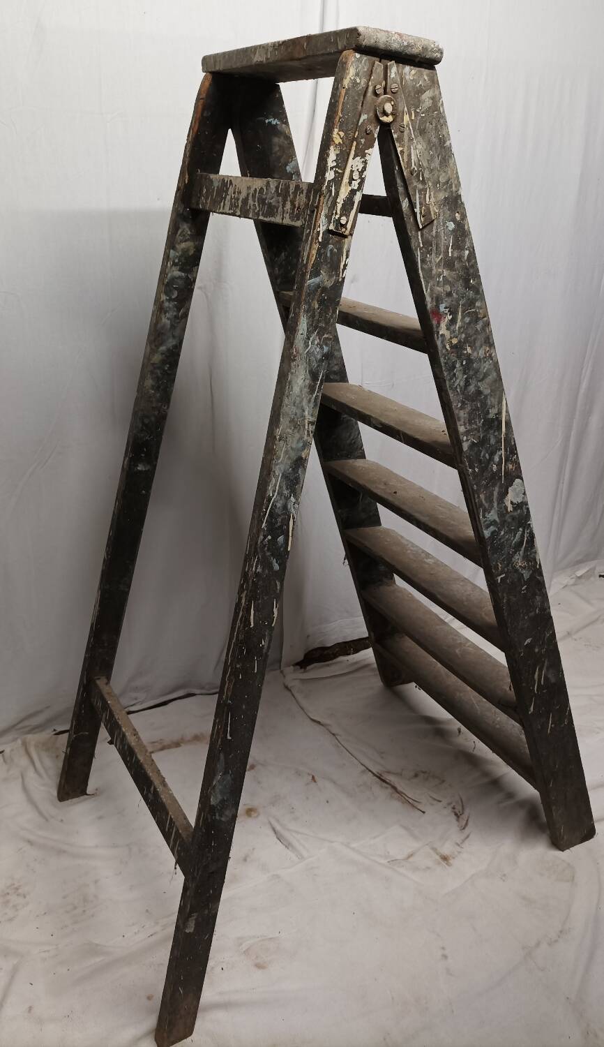 Ancien escabeau de peintre en bois