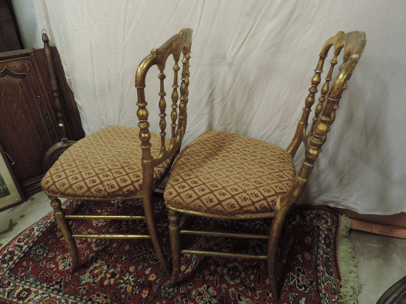 Paire de chaises en bois doré NIII