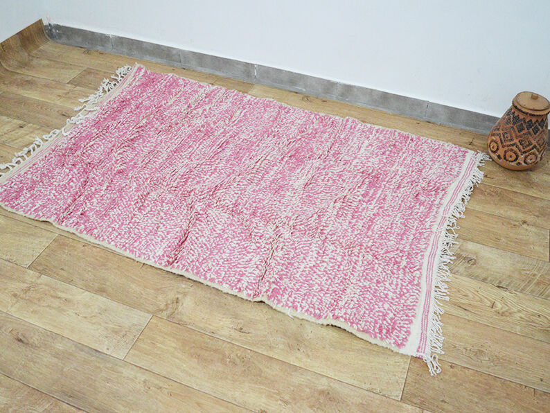 Handmade moroccan berber carpet 158 x 105 cm