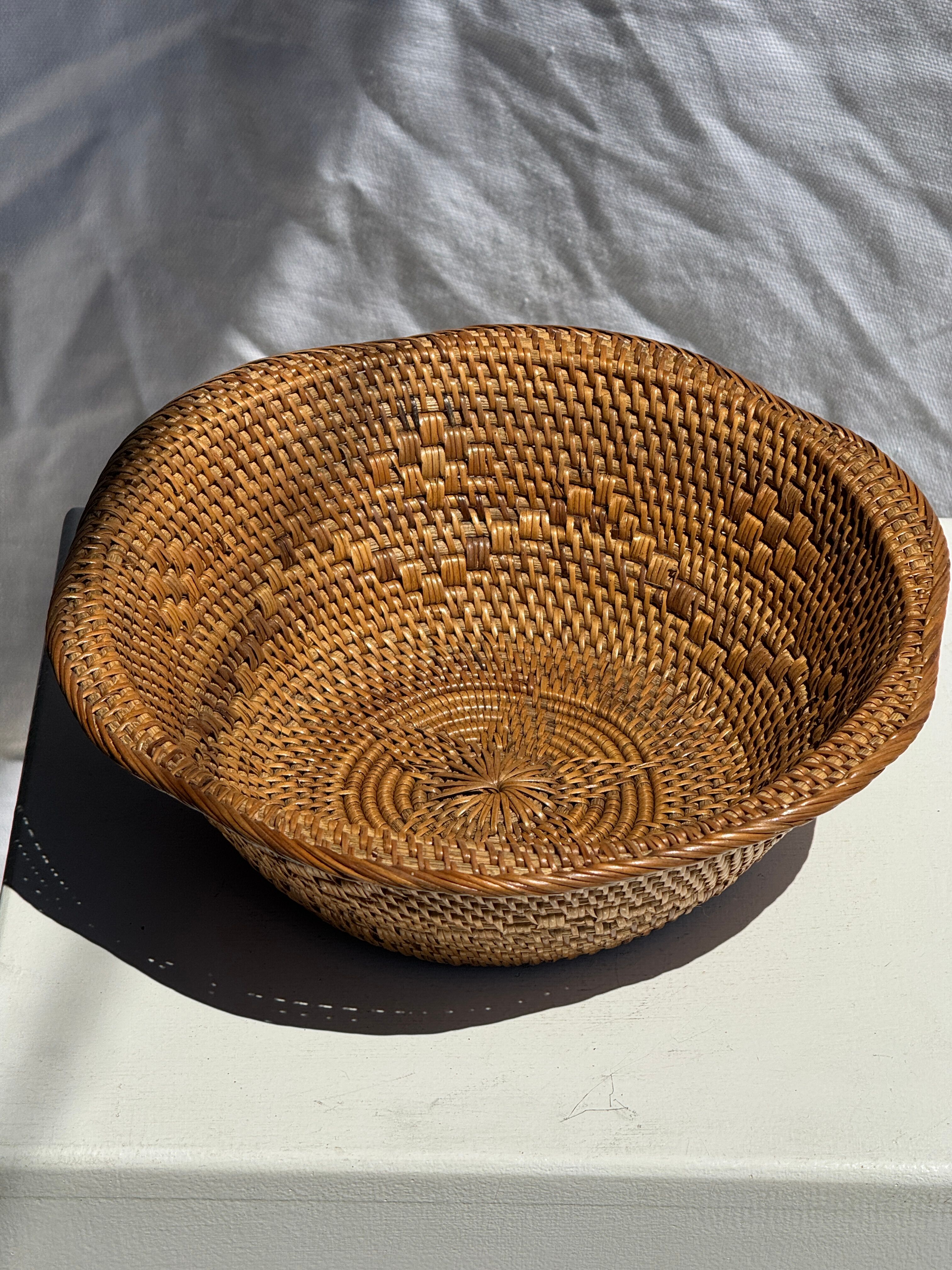 Handcrafted Indonesian rattan flower-shaped basket D26 H8