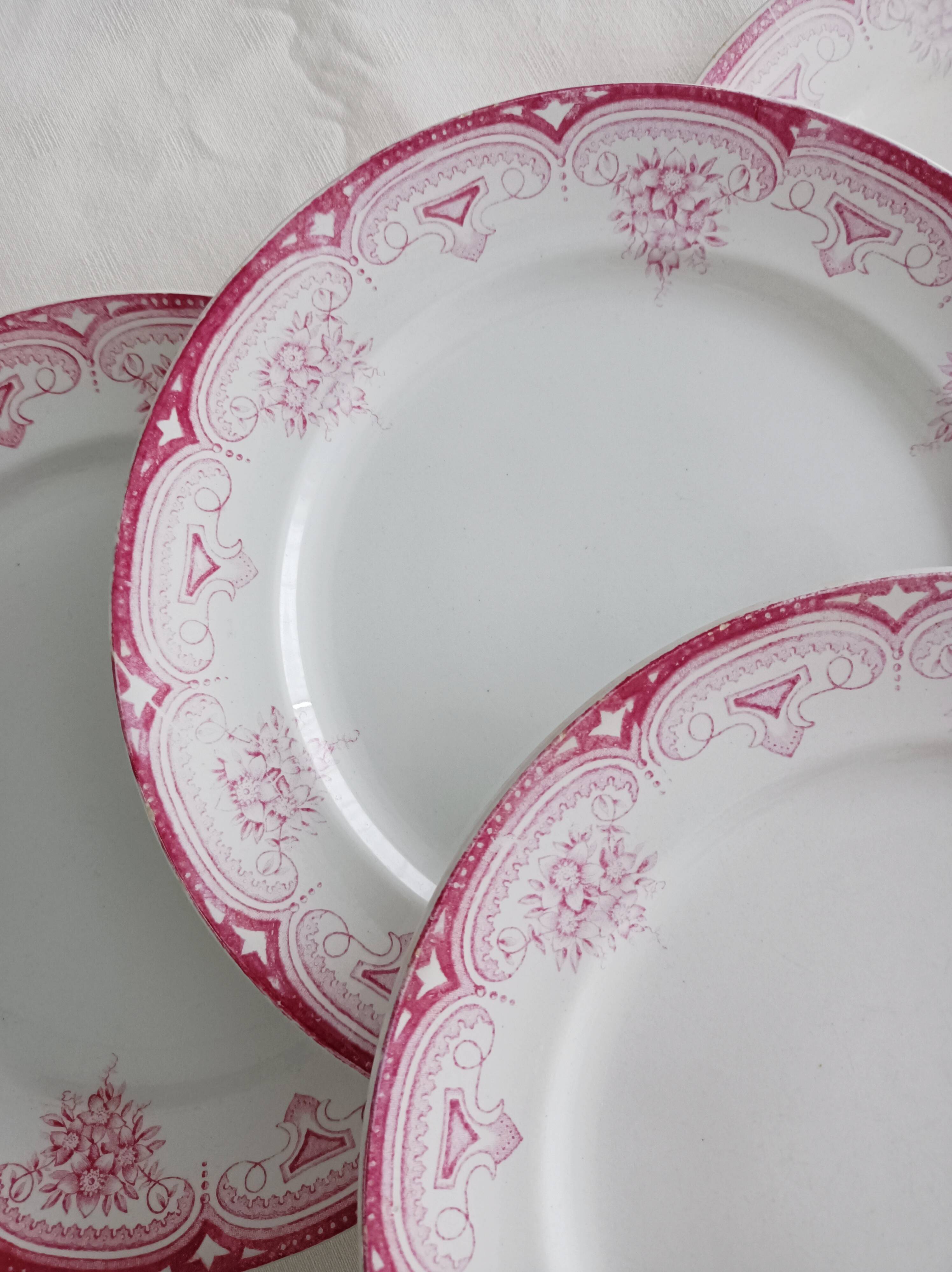Set of 7 iron earth plates Onnaing Narcisses