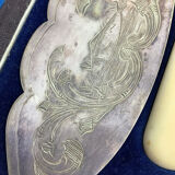 Antique fish service