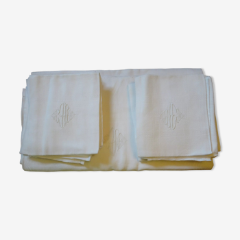 Nappe et ses 12 serviettes en lin monogrammées