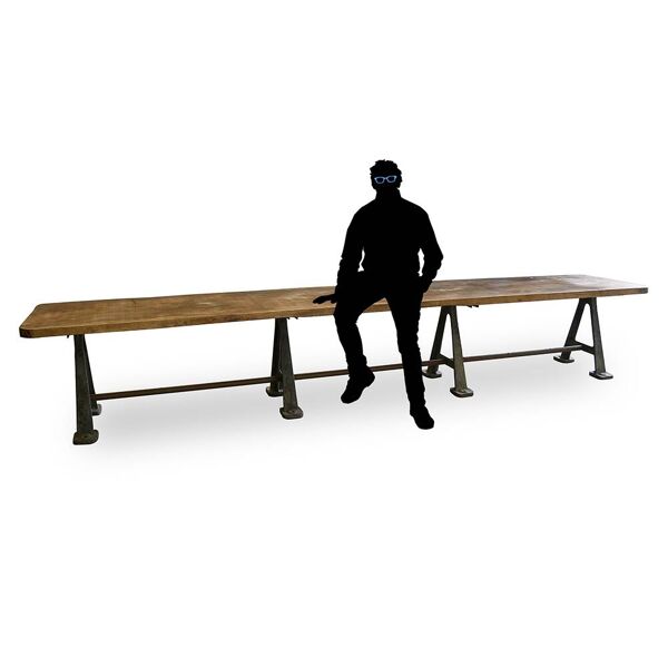 Longue table industrielle de réfectoire