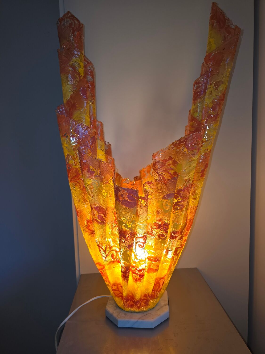 Vintage lamp Marie Stuart "Laces" – Resin & marble – 1970s