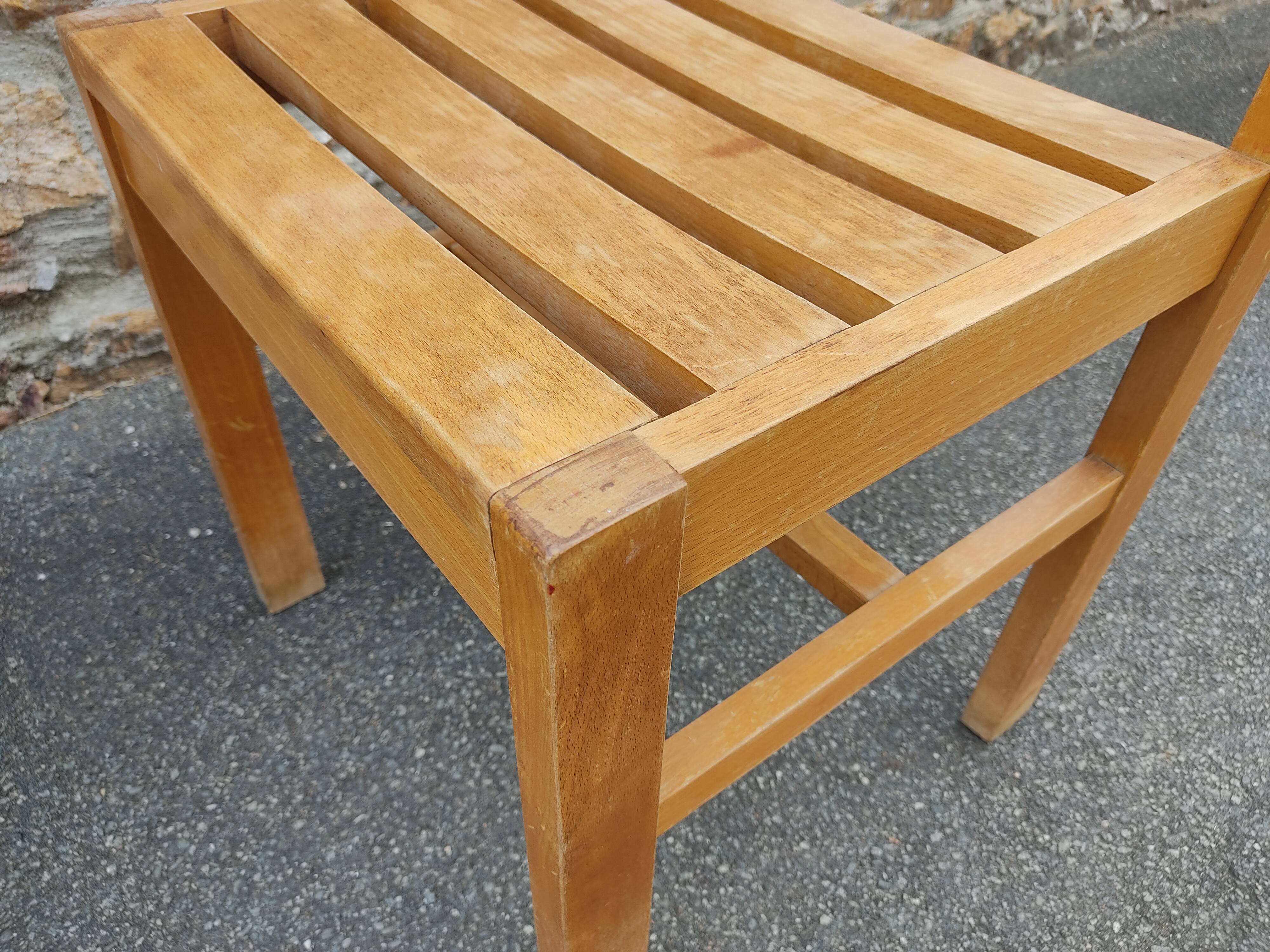 Set of 6 wooden chairs