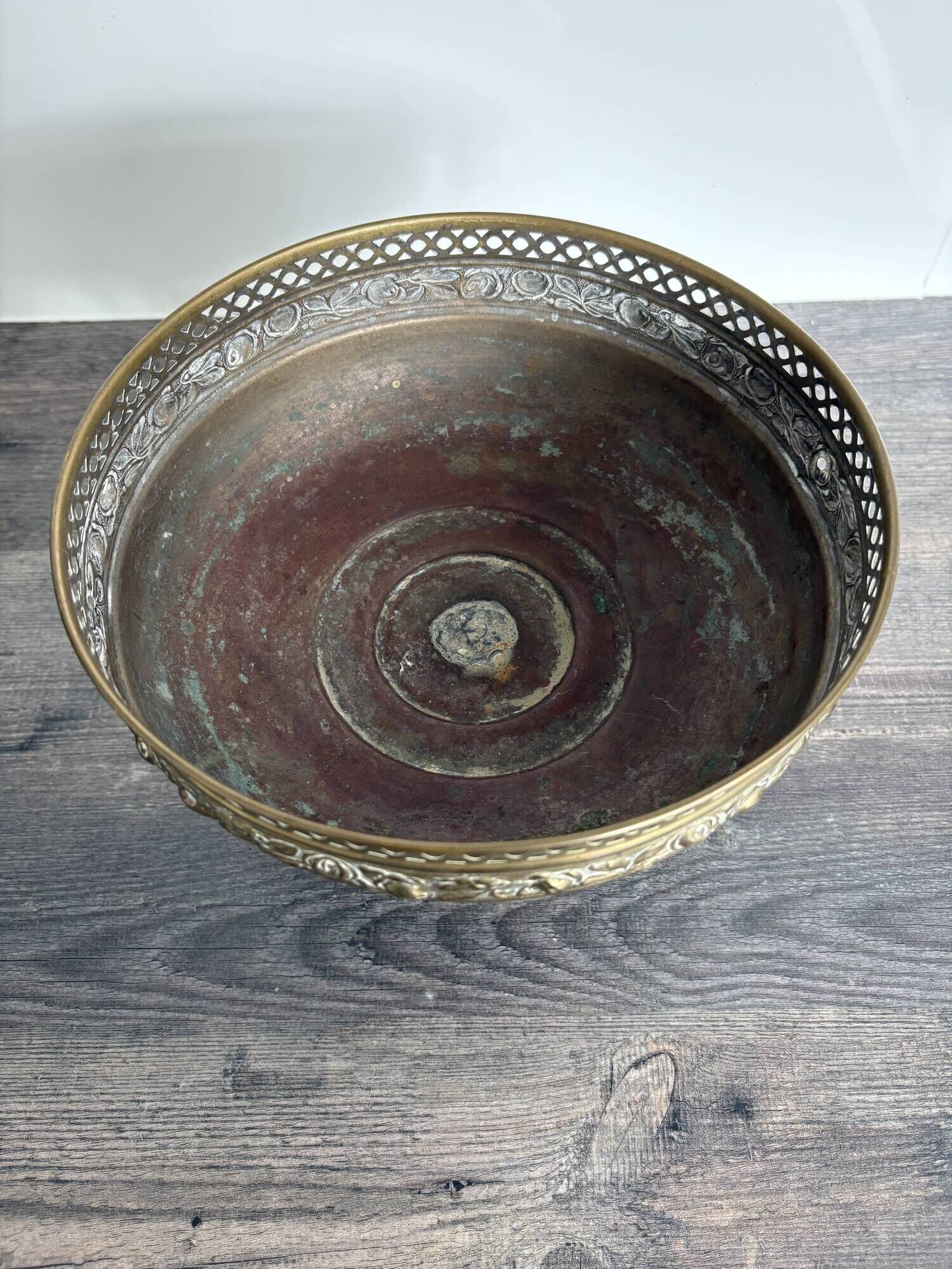Vintage brass footed bowl, Italian decoration.