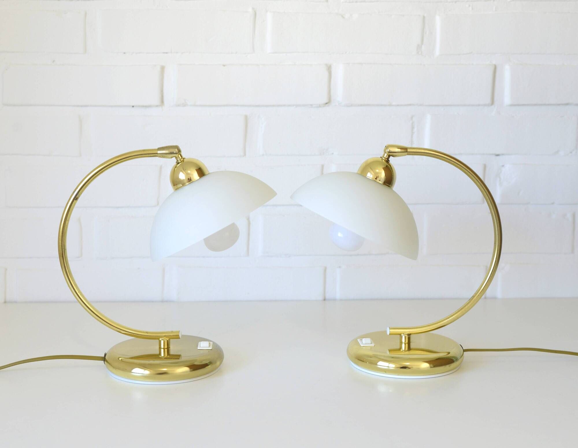 Pair of Vintage Elegant Desk Lamps Bedside Lamps Gold Metal and Glass