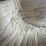 Canapé d’angle Togo ligne Roset en tissu velours beige