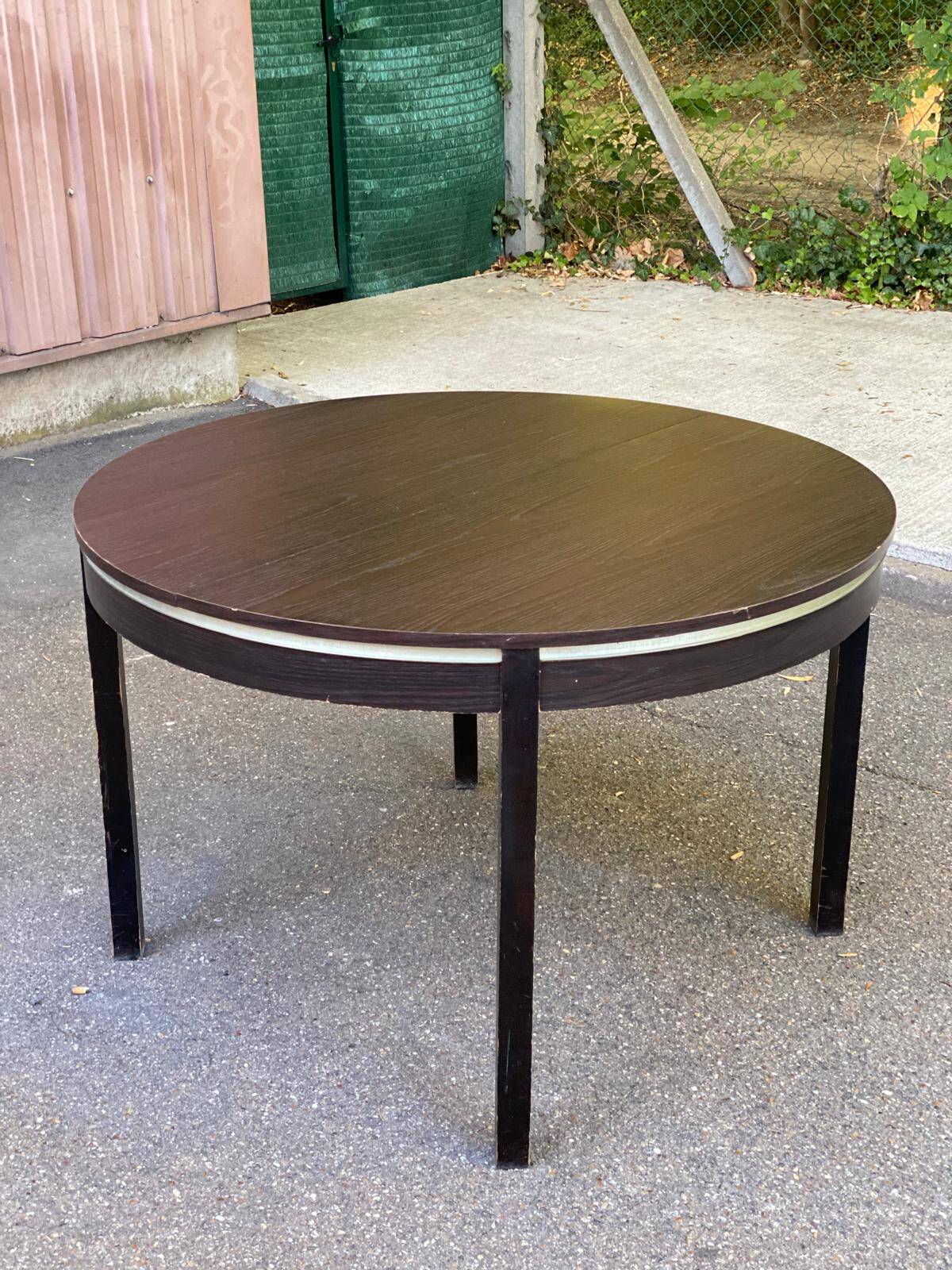 Contemporary round extendable Scandinavian dining table in wenge 1990