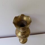 Gilded brass vase with engraved patterns (17 cm)