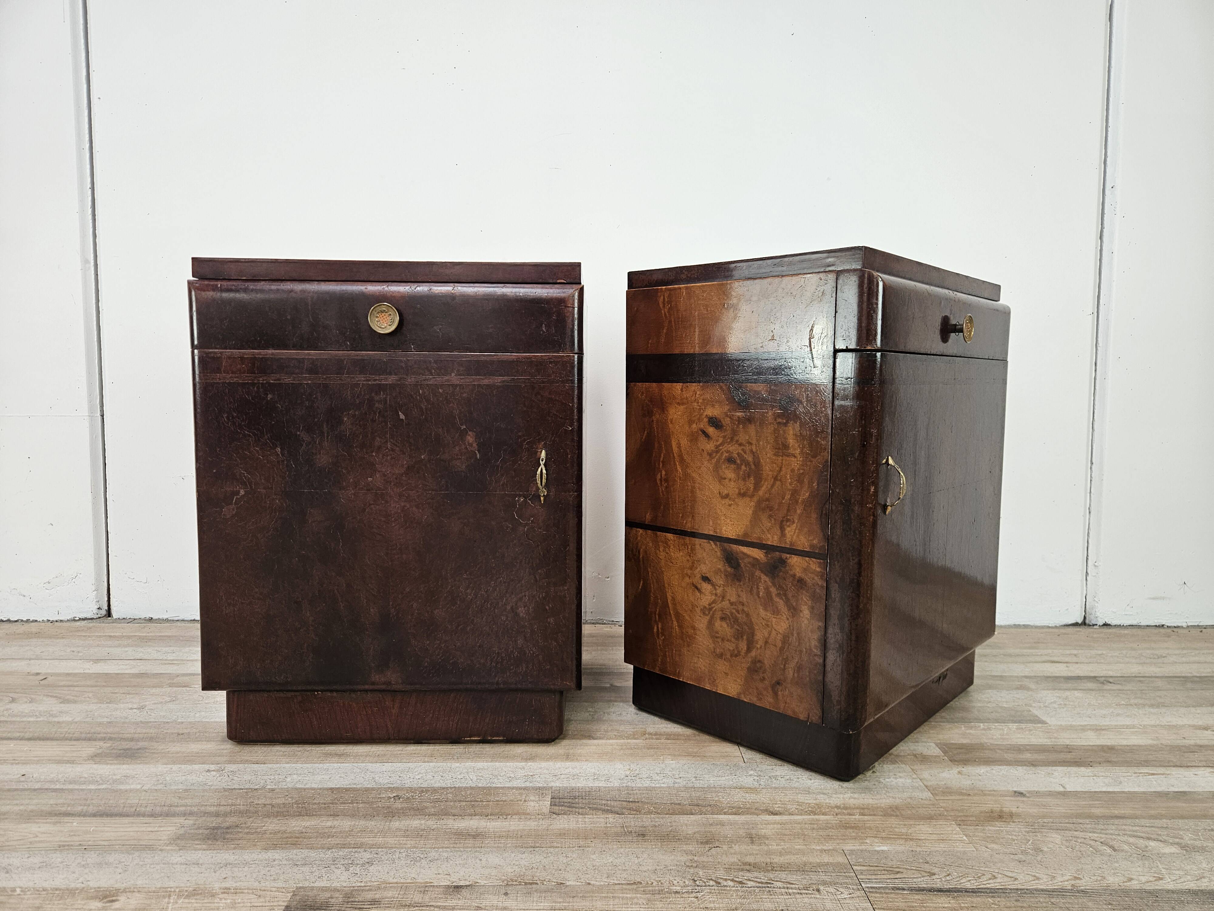 Tables de chevet Art Déco en noyer flammé