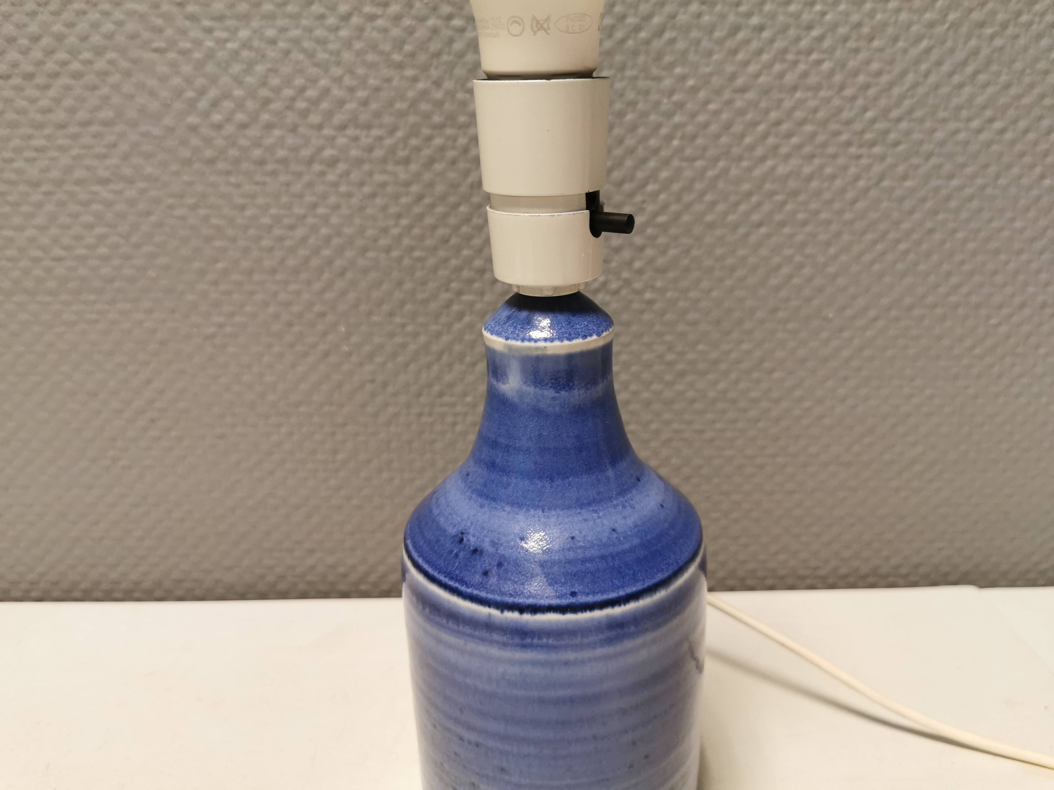 lampe de table en céramique bleu clair, par M.Hjorth Danemark 1970-80