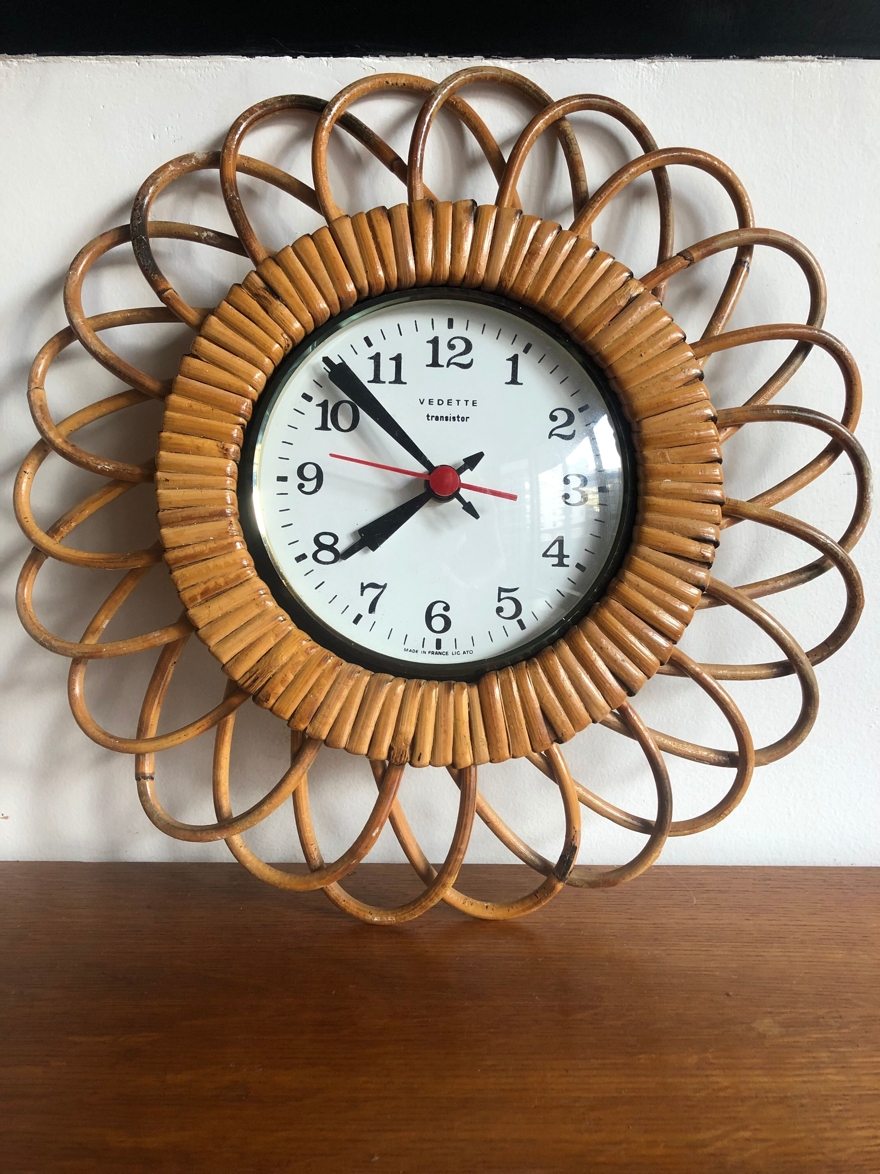 Rattan star clock