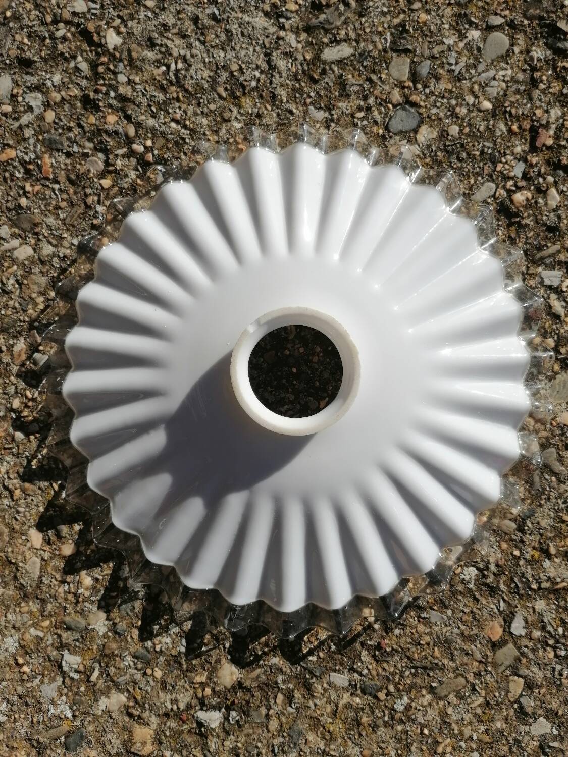Pendant lampshade in white vintage serrated opaline